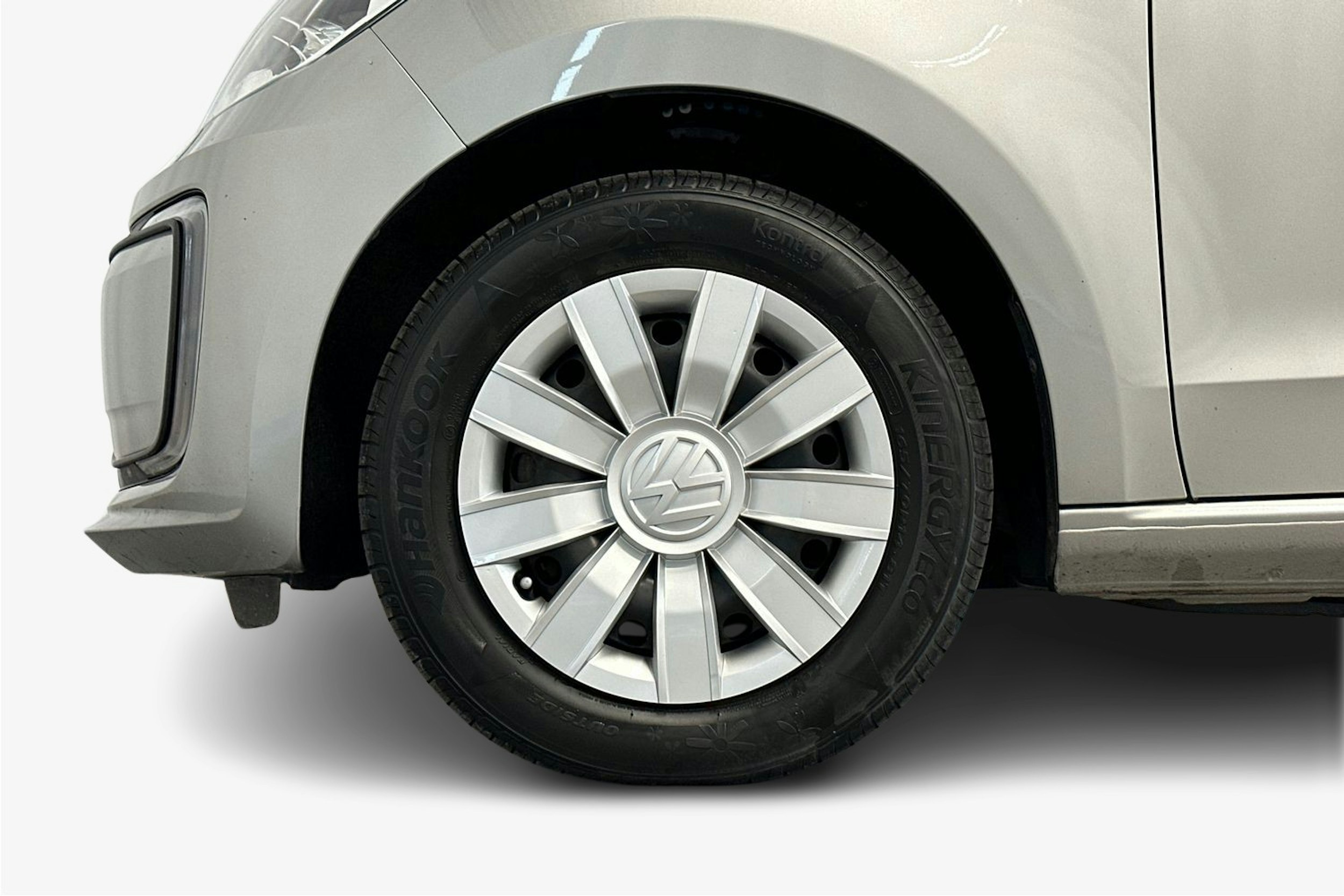 harmaa Volkswagen up! 2023 kuva 11.