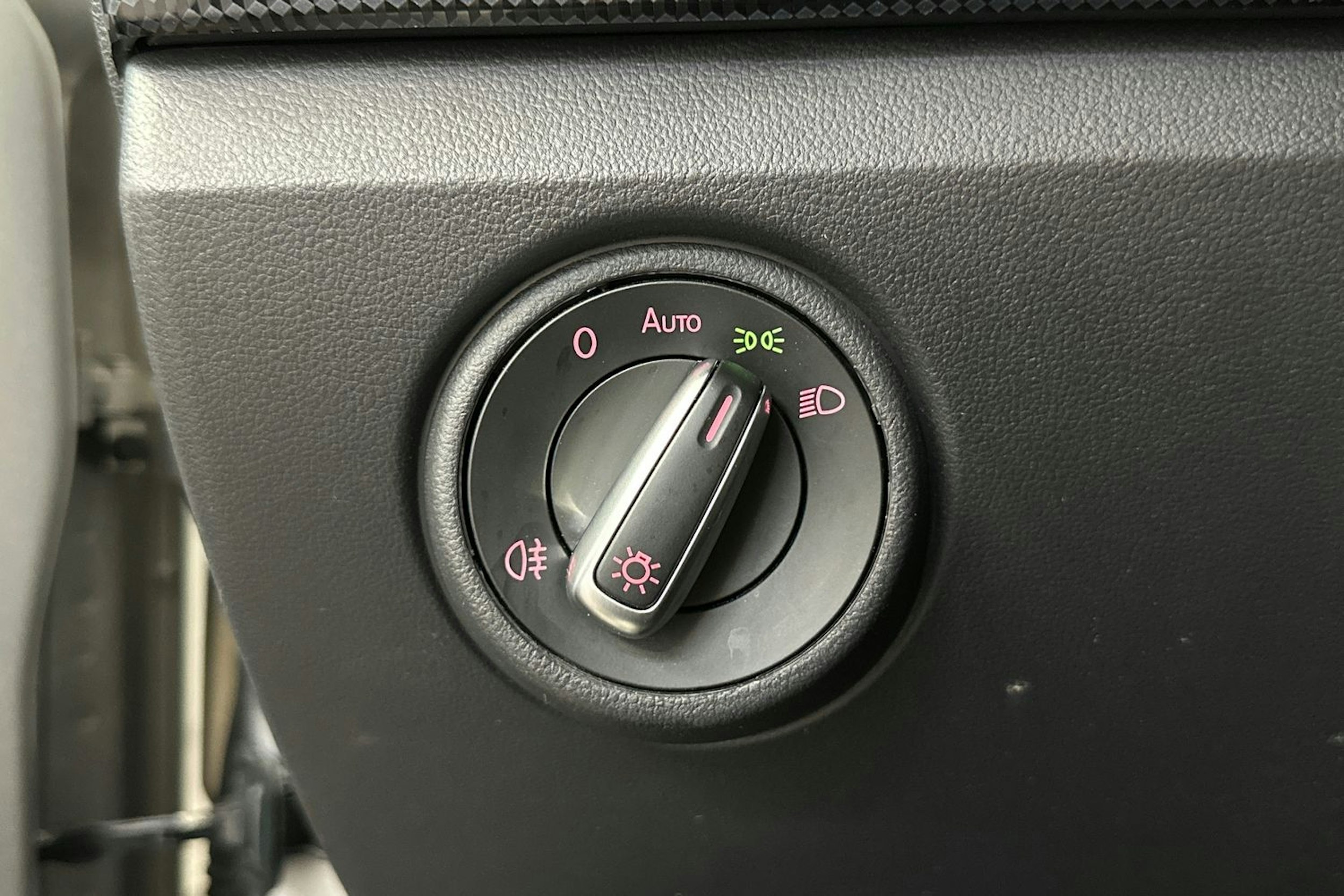 harmaa Volkswagen up! 2023 kuva 16.