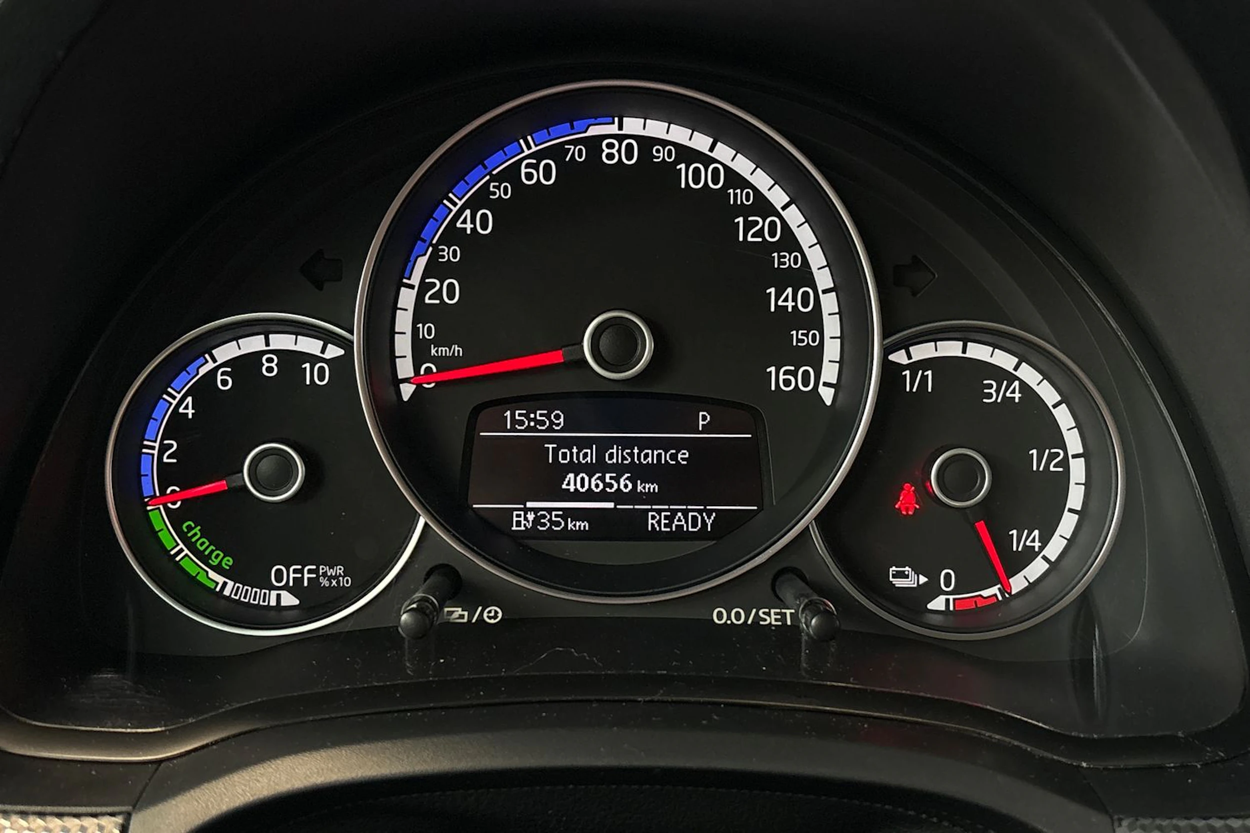 harmaa Volkswagen up! 2023 kuva 18.