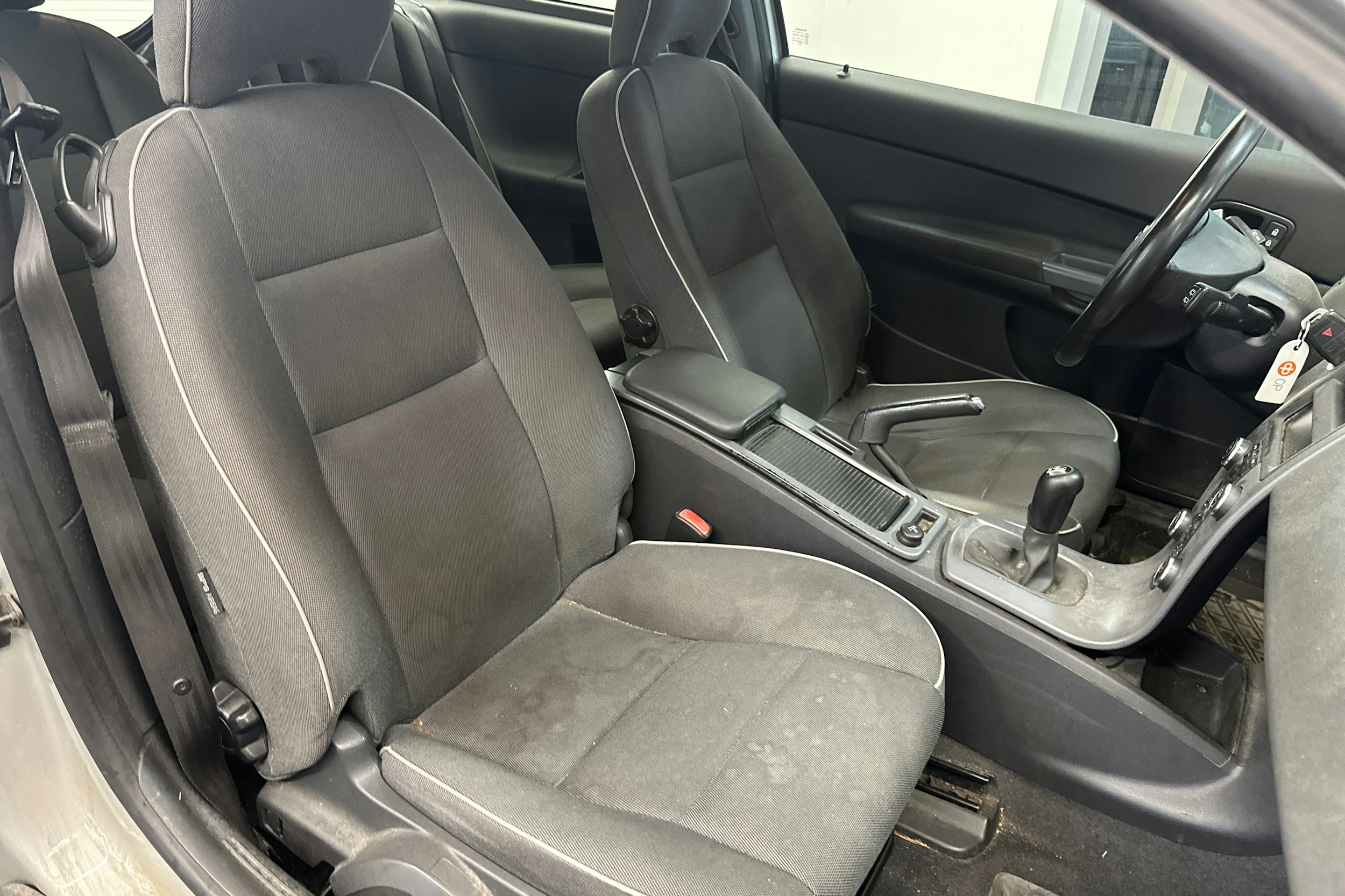 Harmaa Volvo C30 2008 kuva 13.
