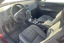 punainen Volvo C30 2008 kuva 3.