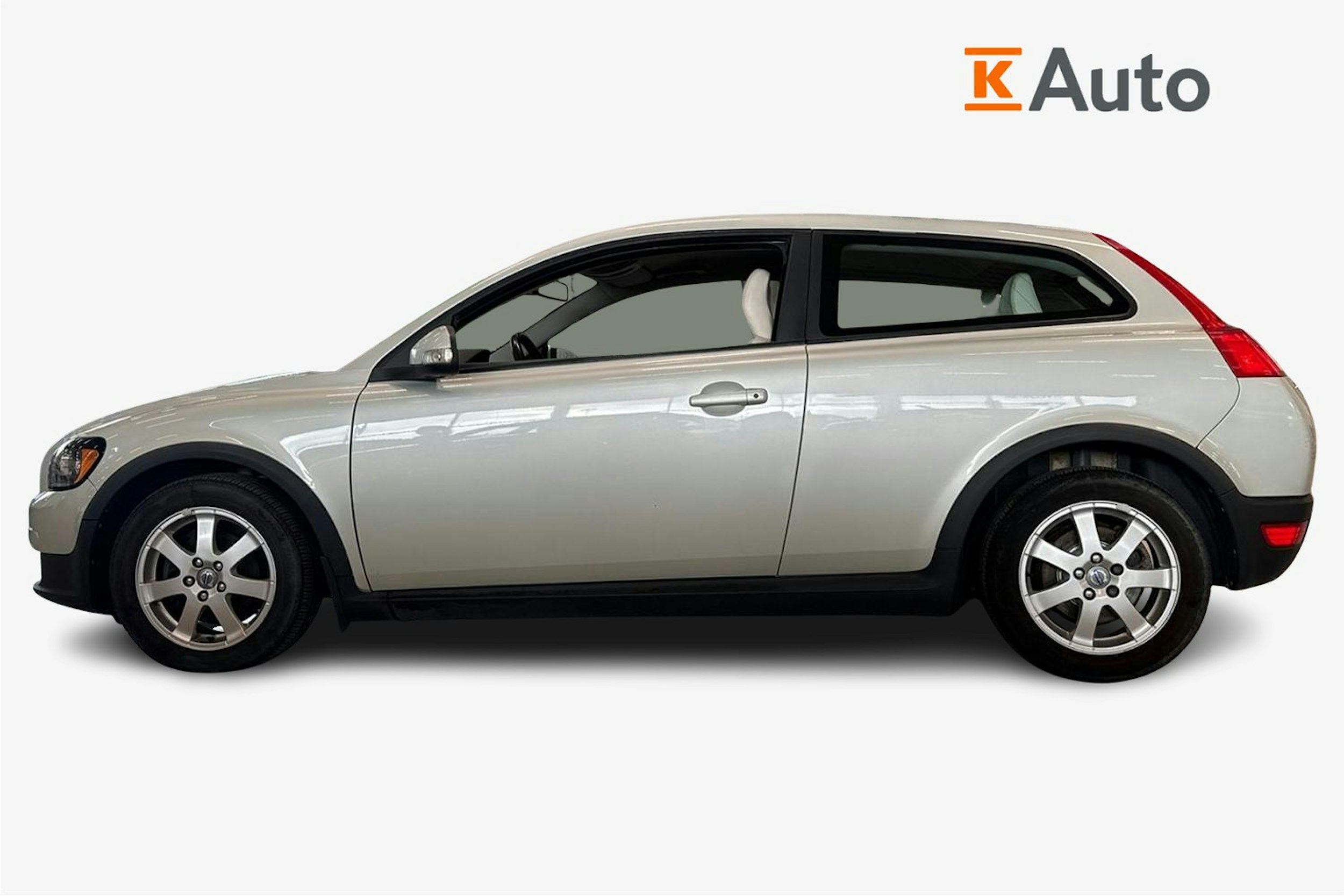 valkoinen Volvo C30 2009 kuva 6.