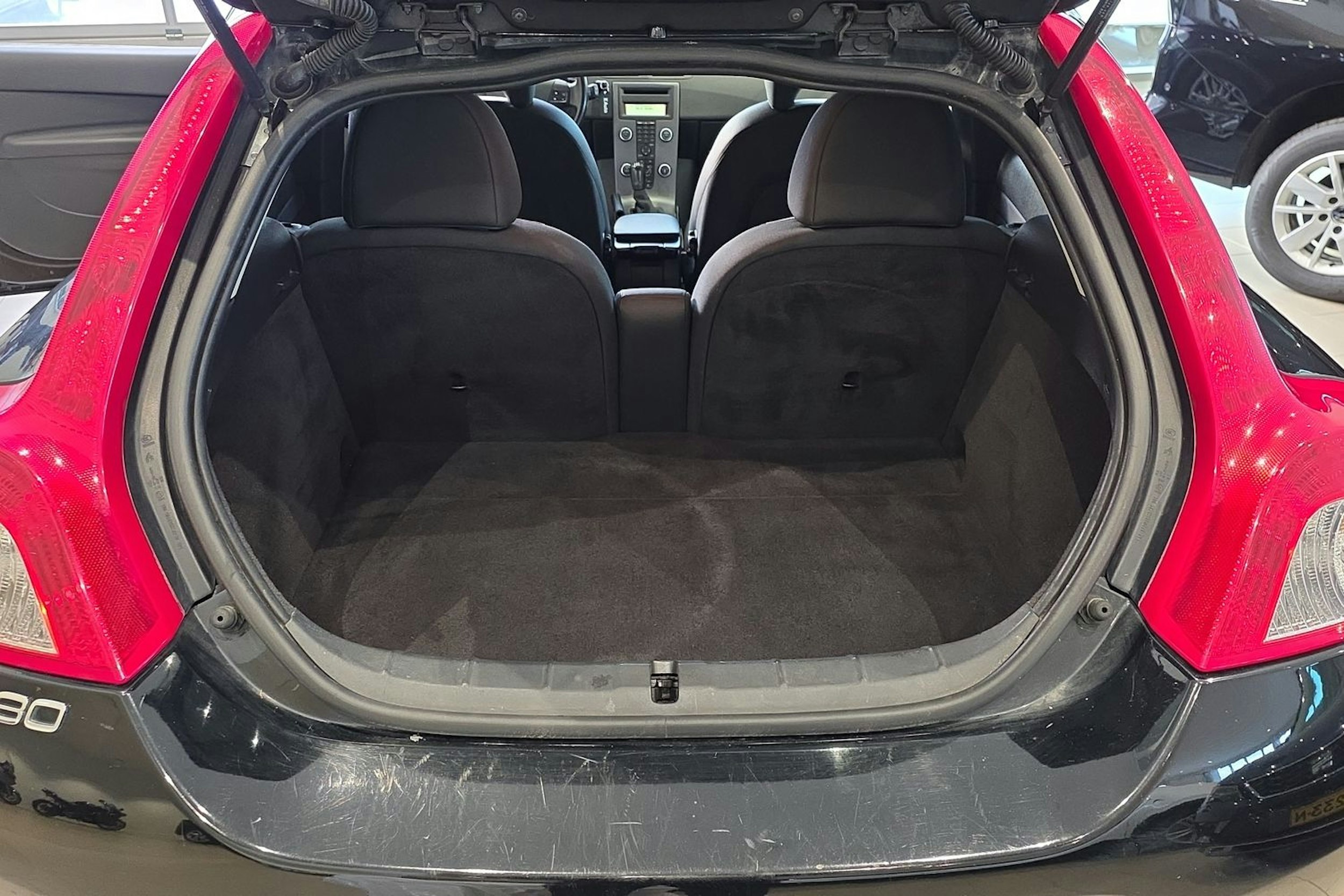 musta Volvo C30 2010 kuva 16.