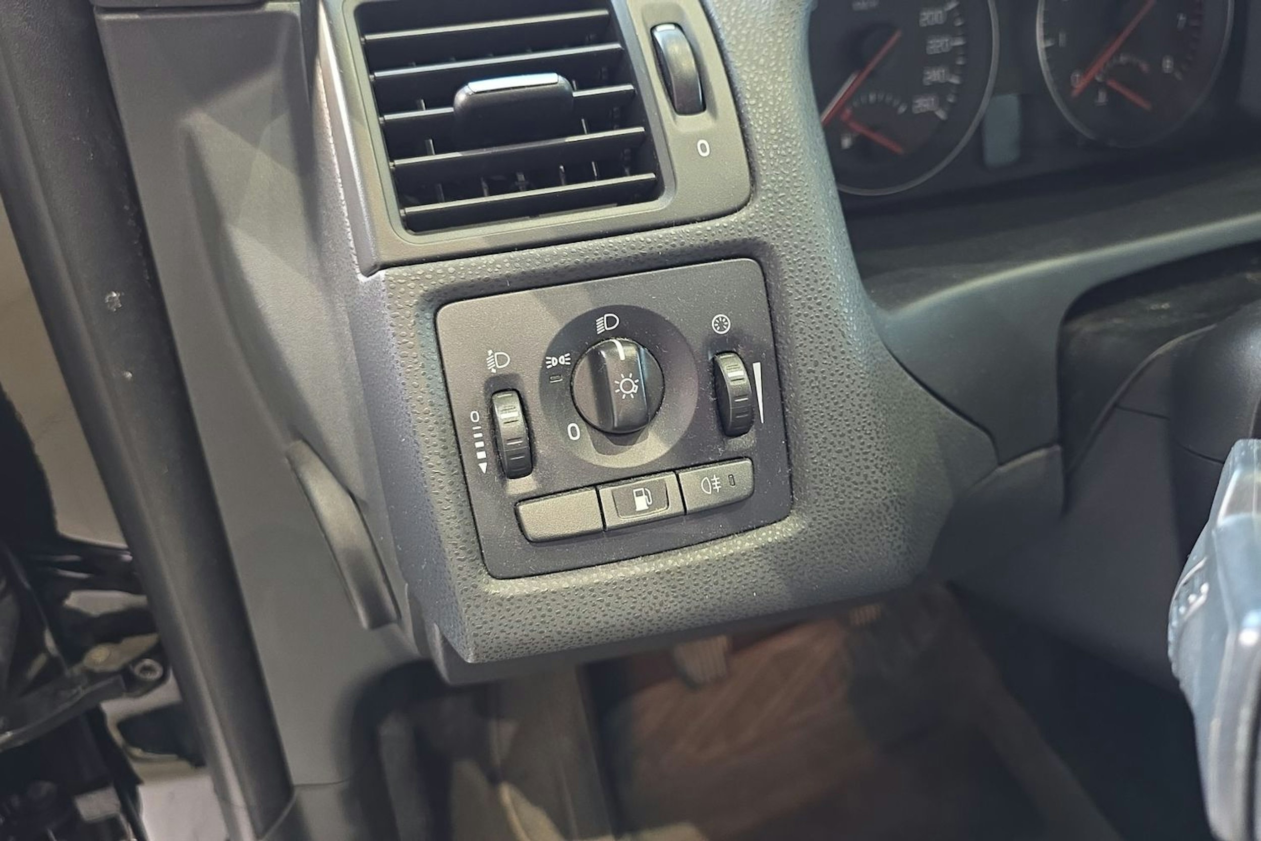 musta Volvo C30 2010 kuva 18.