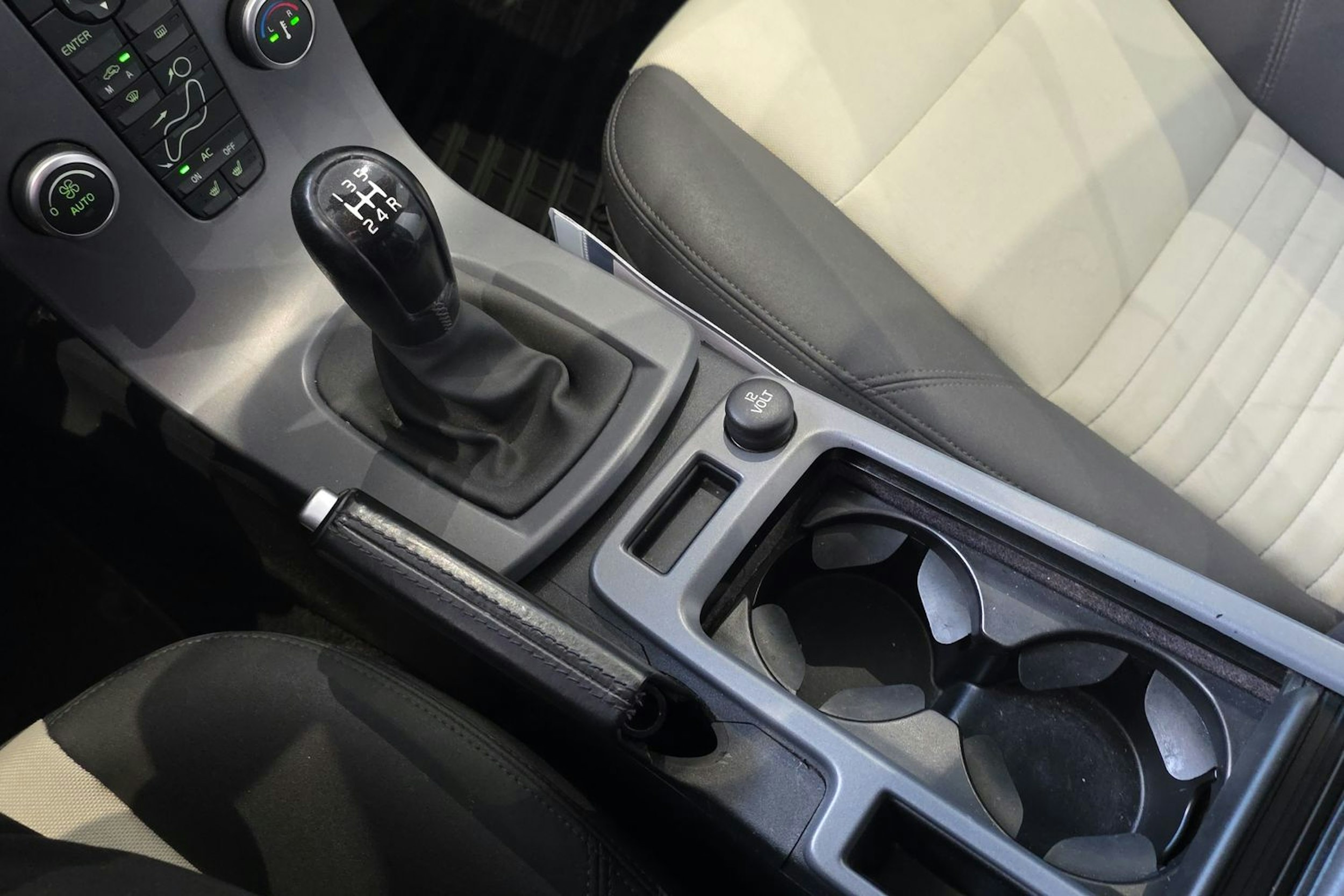 musta Volvo C30 2010 kuva 21.