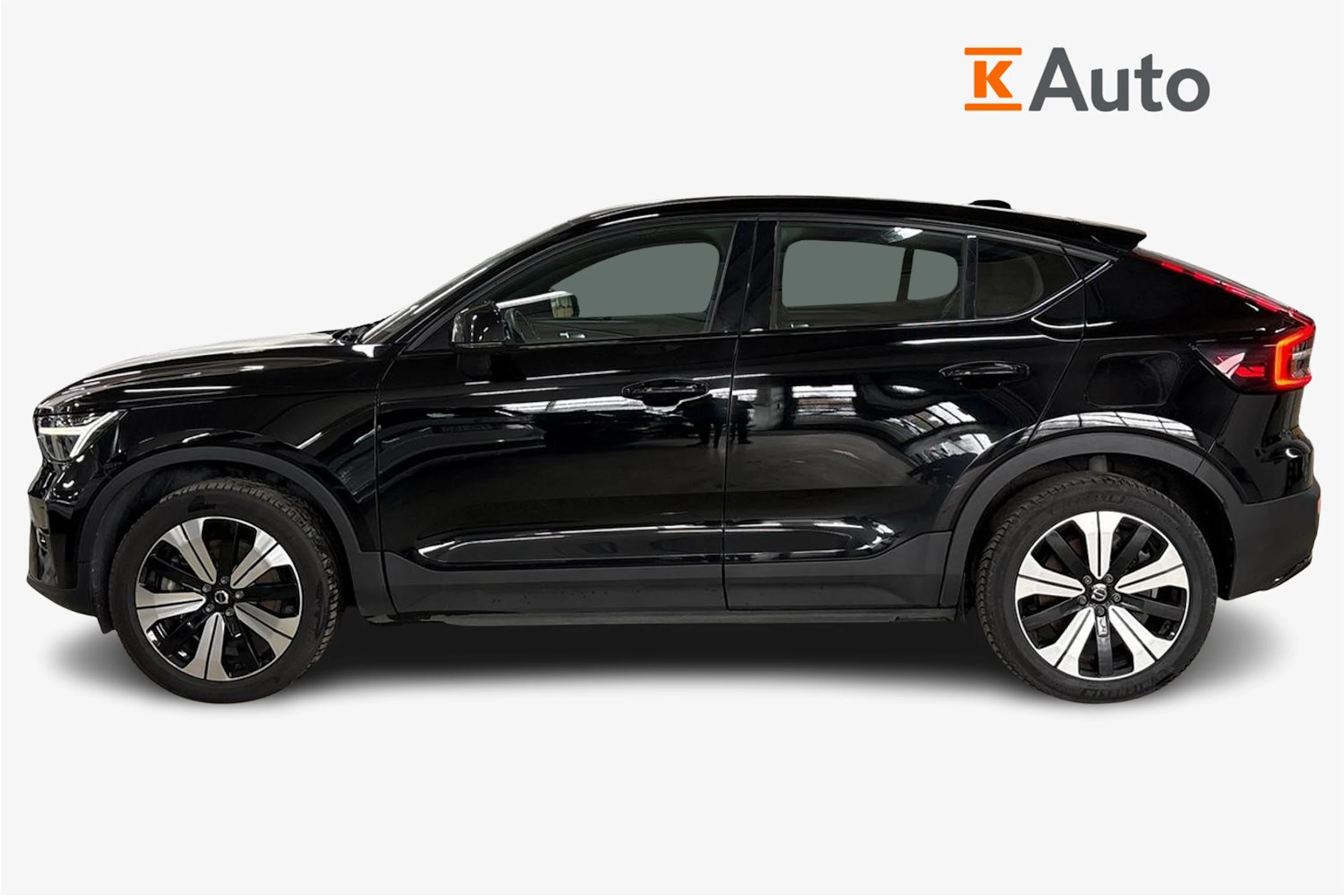 Musta Volvo C40 2023 kuva 5.