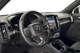 Musta Volvo C40 2023 kuva 6.