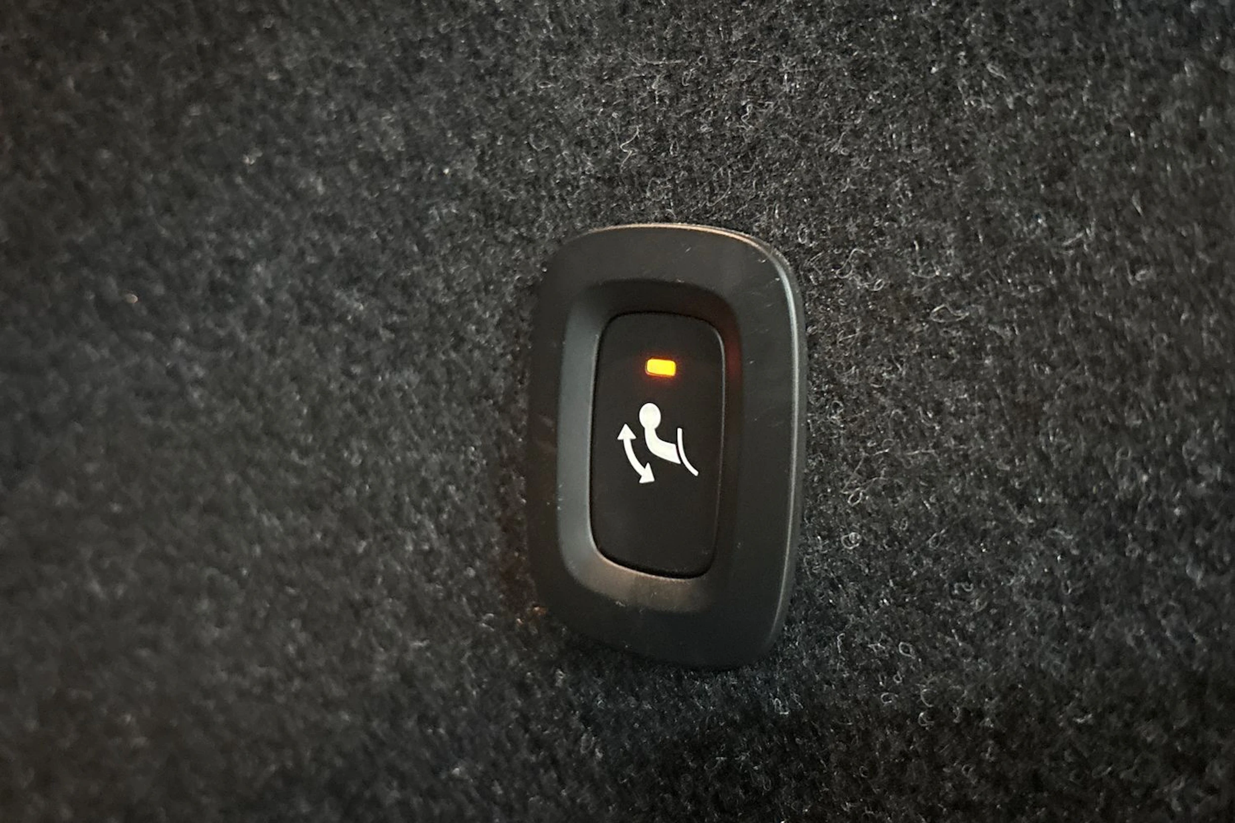 Musta Volvo C40 2023 kuva 21.