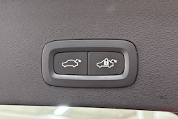 Musta Volvo C40 2023 kuva 22.