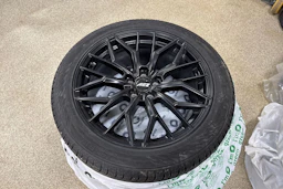 Musta Volvo C40 2023 kuva 24.