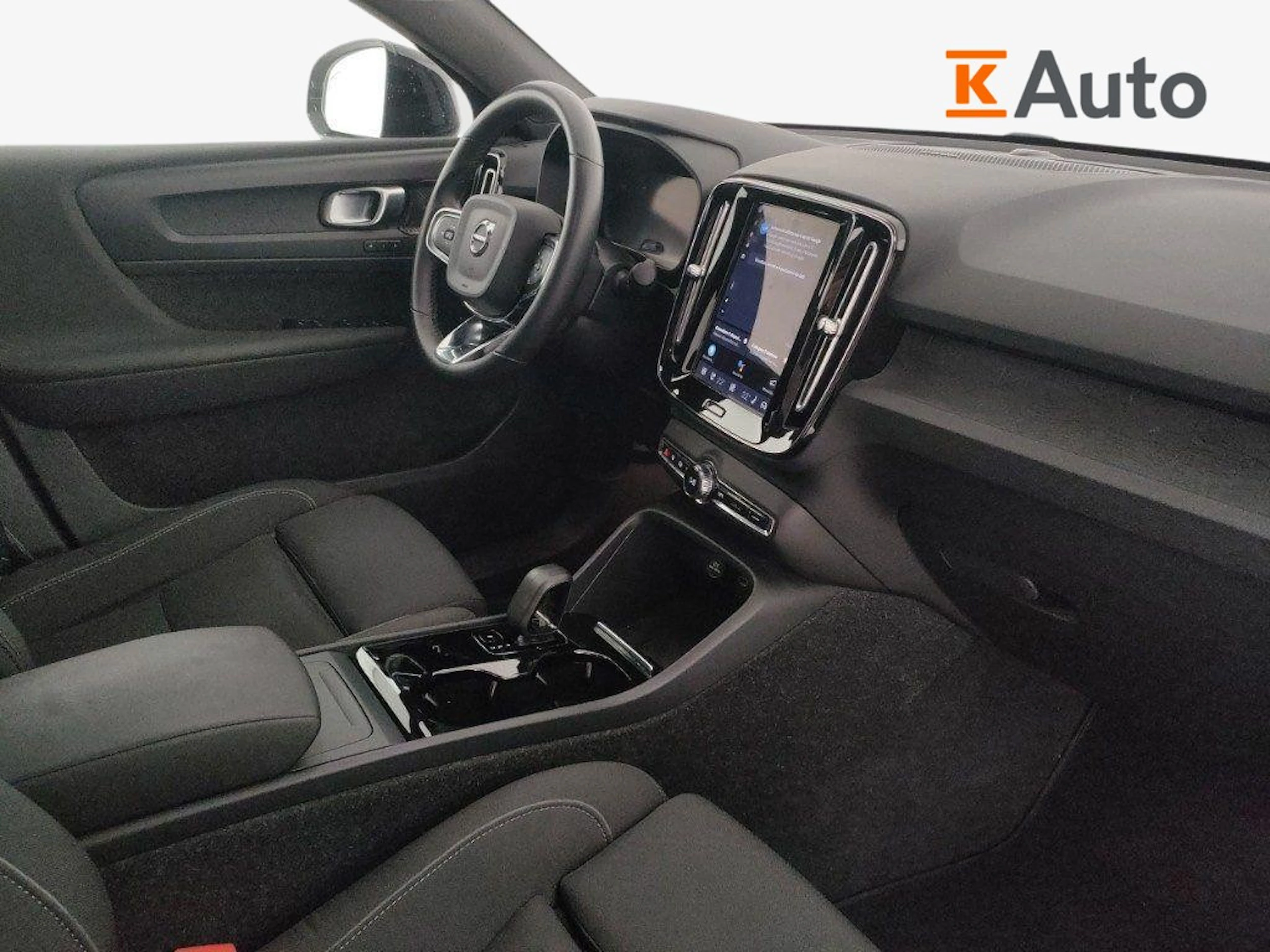 musta Volvo C40 2022 kuva 6.