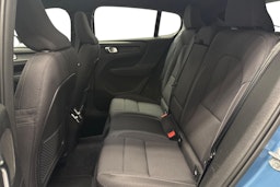 sininen Volvo C40 2022 kuva 19.