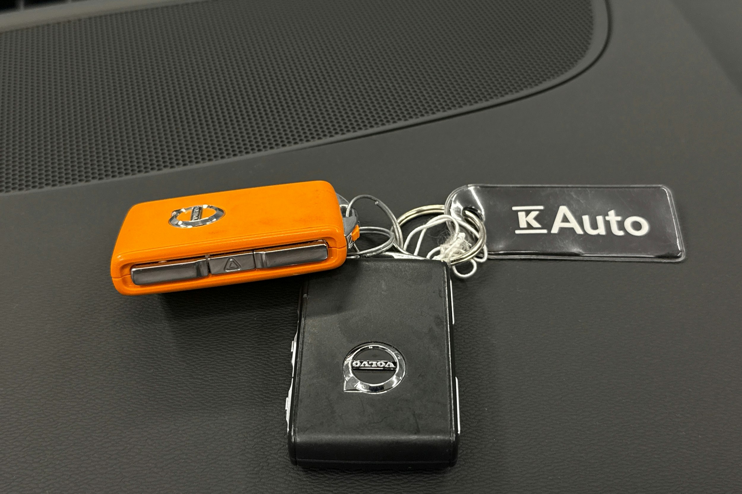 sininen Volvo C40 2022 kuva 26.