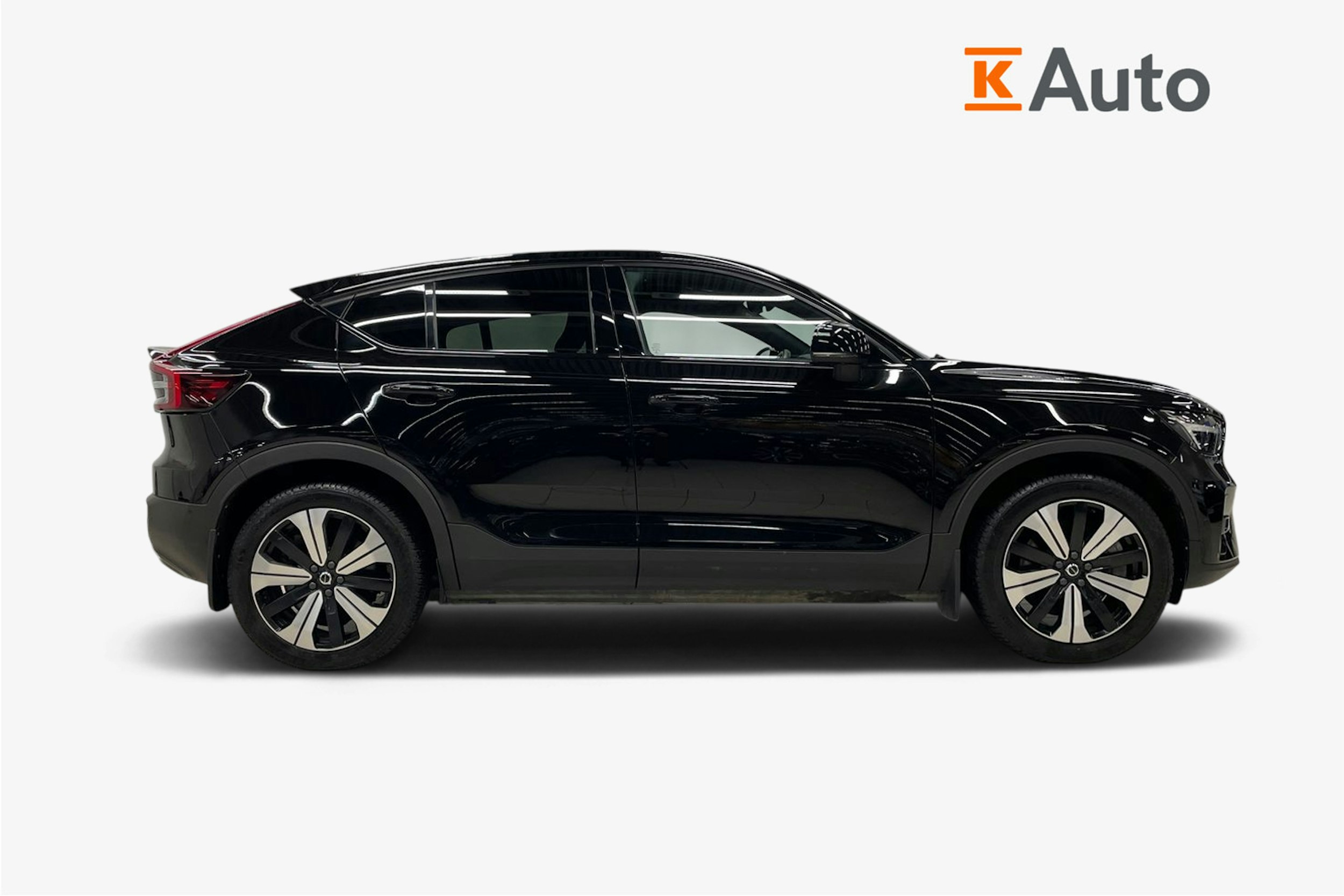 musta Volvo C40 2022 kuva 5.