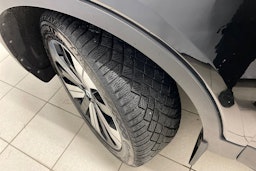 musta Volvo C40 2022 kuva 10.