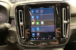 musta Volvo C40 2022 kuva 18.