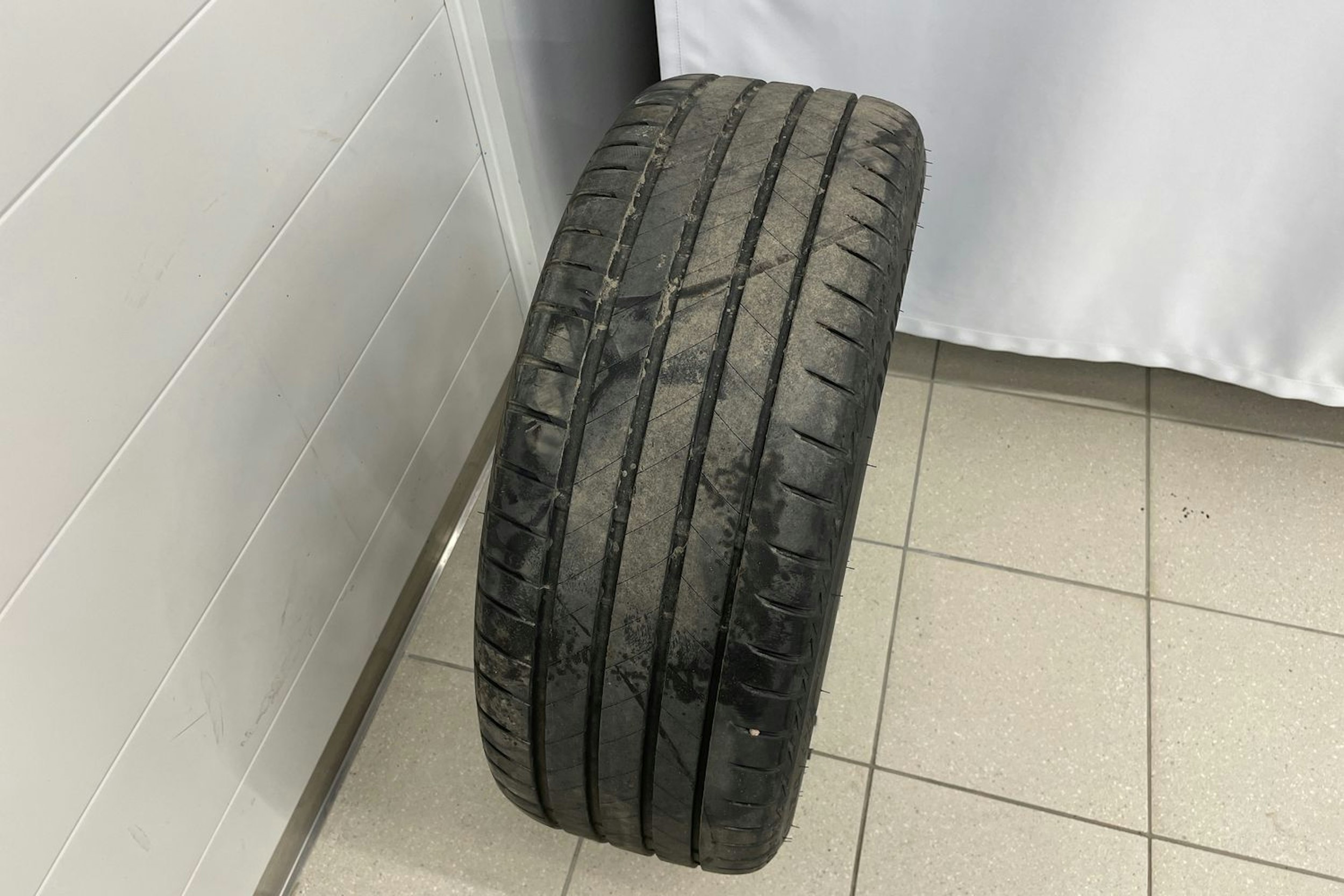 musta Volvo C40 2022 kuva 26.