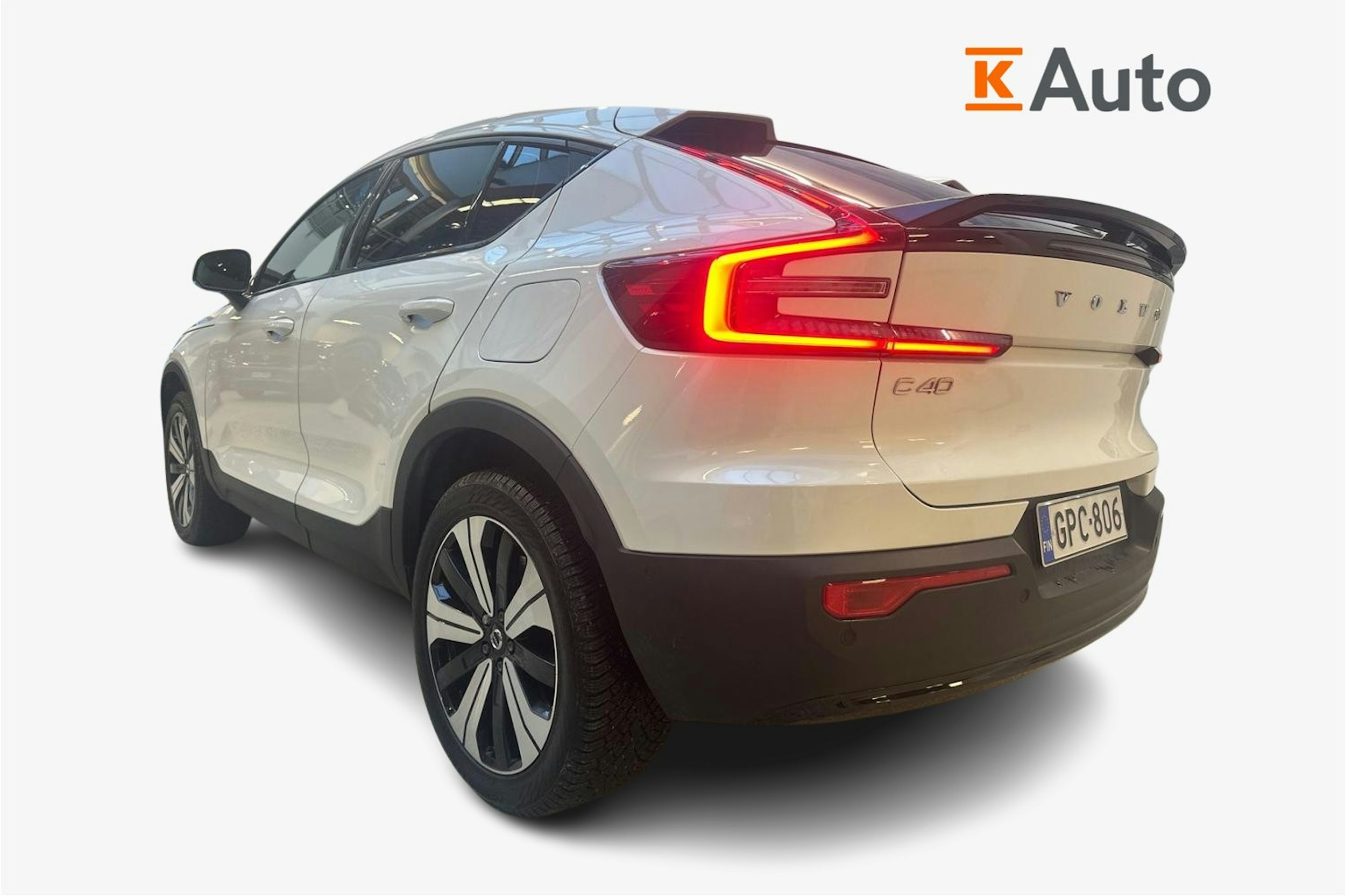 valkoinen Volvo C40 2023 kuva 2.