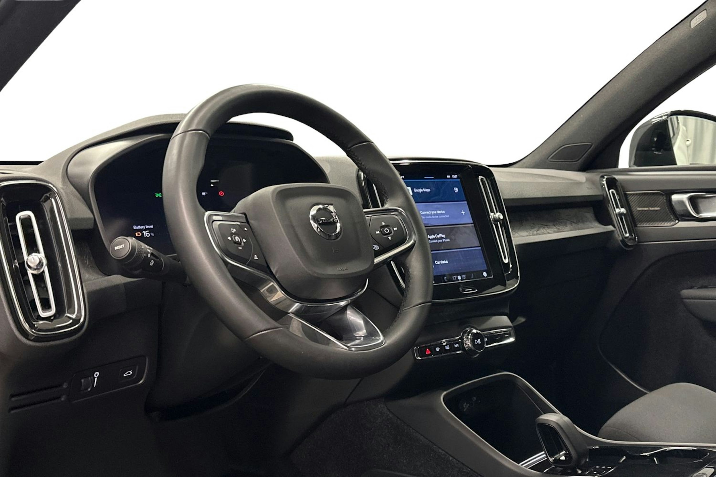 valkoinen Volvo C40 2022 kuva 6.
