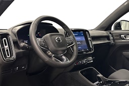 valkoinen Volvo C40 2022 kuva 6.