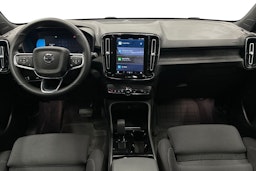 valkoinen Volvo C40 2022 kuva 7.