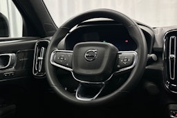 valkoinen Volvo C40 2022 kuva 11.