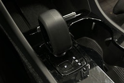 valkoinen Volvo C40 2022 kuva 20.