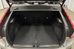 harmaa Volvo C40 2022 kuva 11.