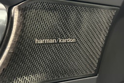 harmaa Volvo C40 2022 kuva 15.