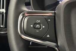 harmaa Volvo C40 2022 kuva 17.