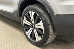 harmaa Volvo C40 2022 kuva 13.