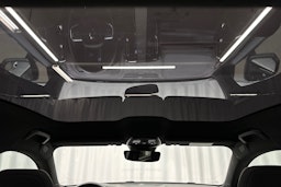 harmaa Volvo C40 2022 kuva 19.