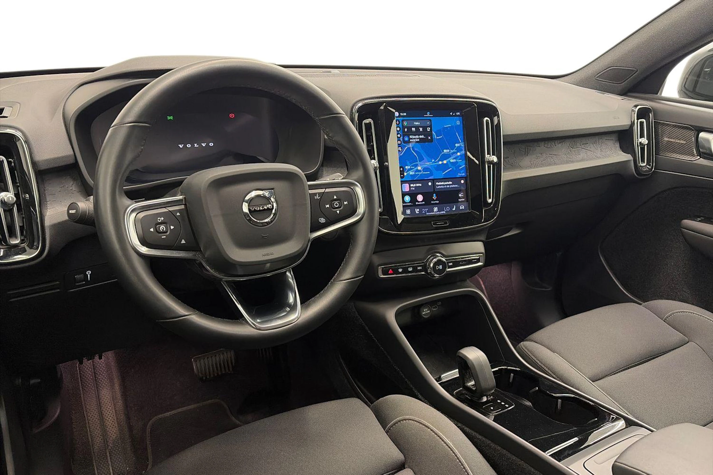 musta Volvo C40 2022 kuva 8.