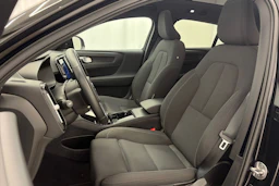 musta Volvo C40 2022 kuva 16.