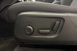 musta Volvo C40 2022 kuva 17.