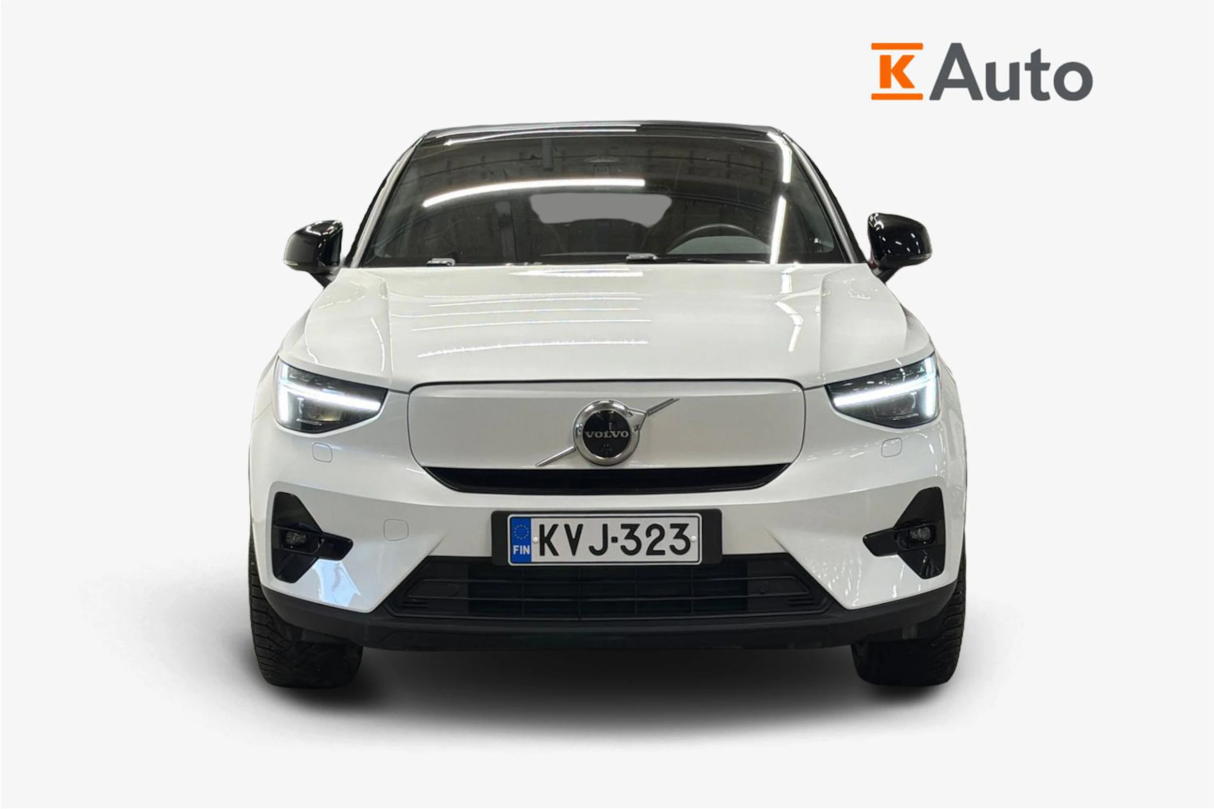 valkoinen Volvo C40 2022 kuva 4.