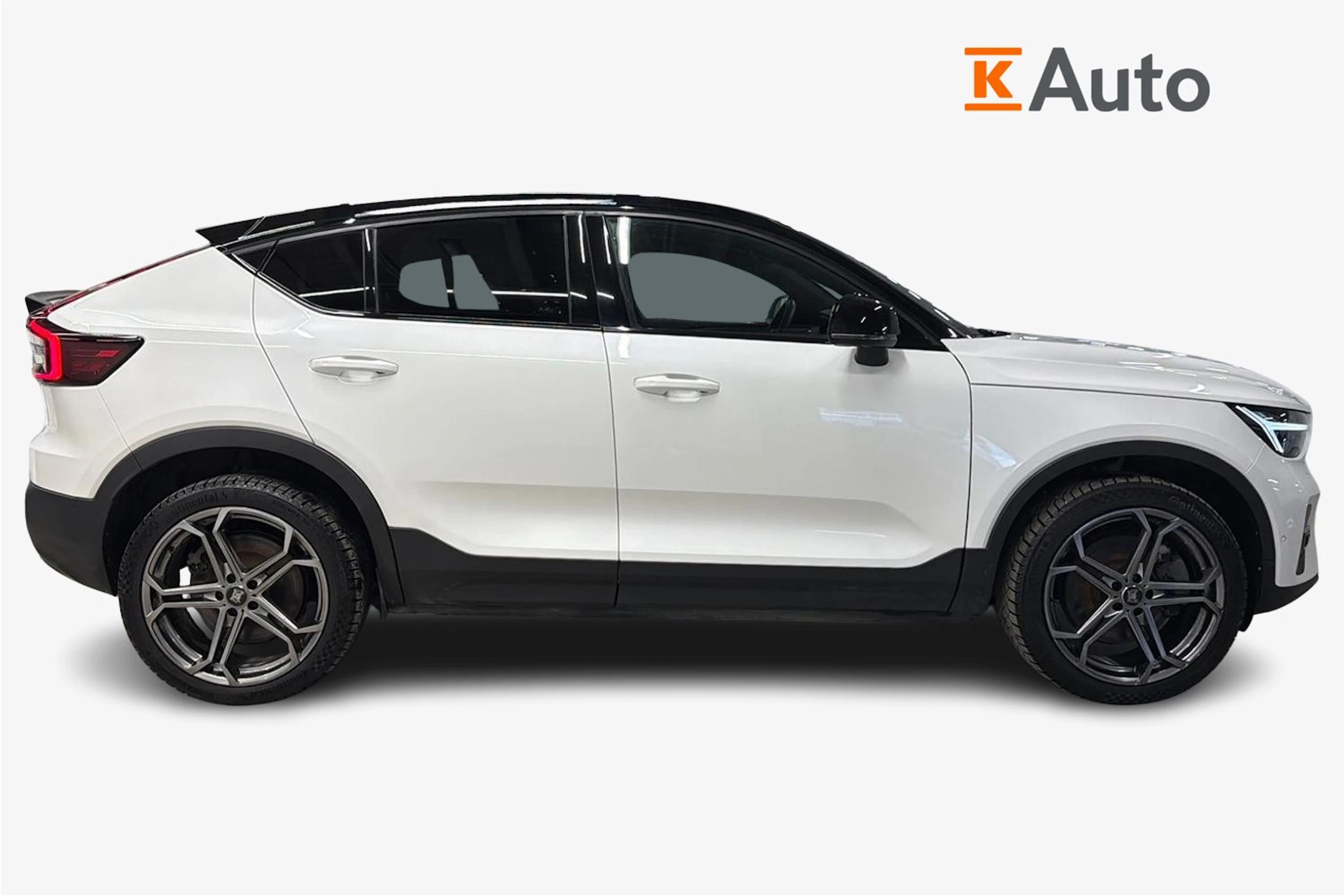 valkoinen Volvo C40 2022 kuva 5.