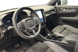 valkoinen Volvo C40 2022 kuva 6.