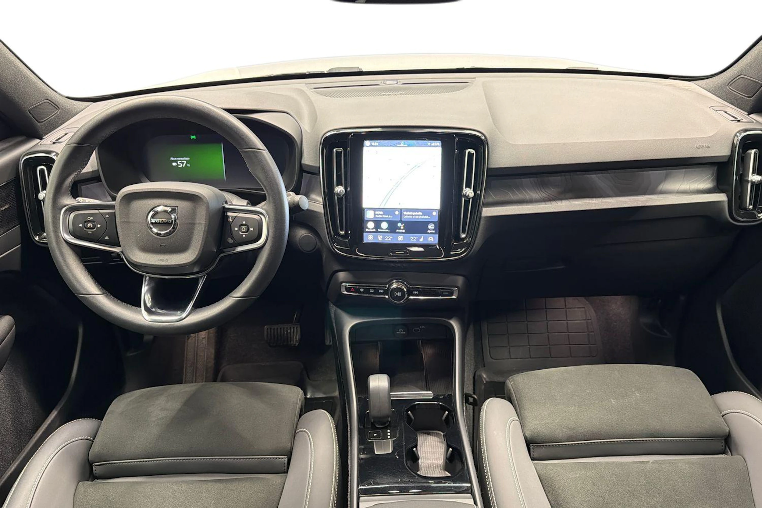 valkoinen Volvo C40 2022 kuva 7.