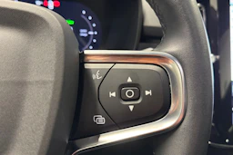 valkoinen Volvo C40 2022 kuva 13.