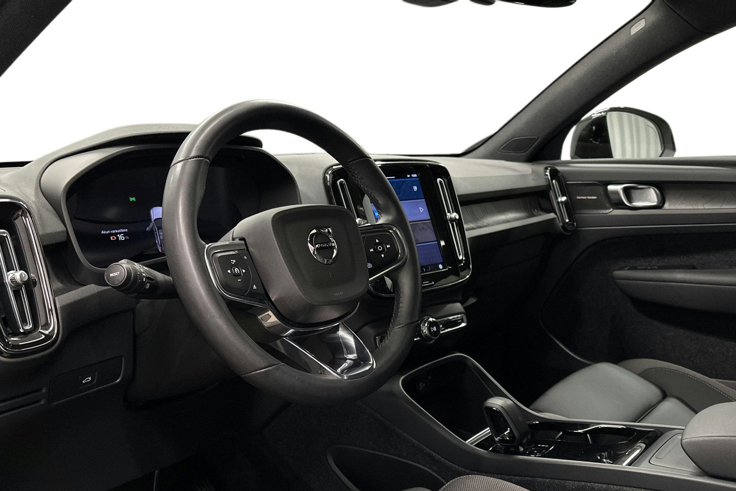 hopea Volvo C40 2022 kuva 7.