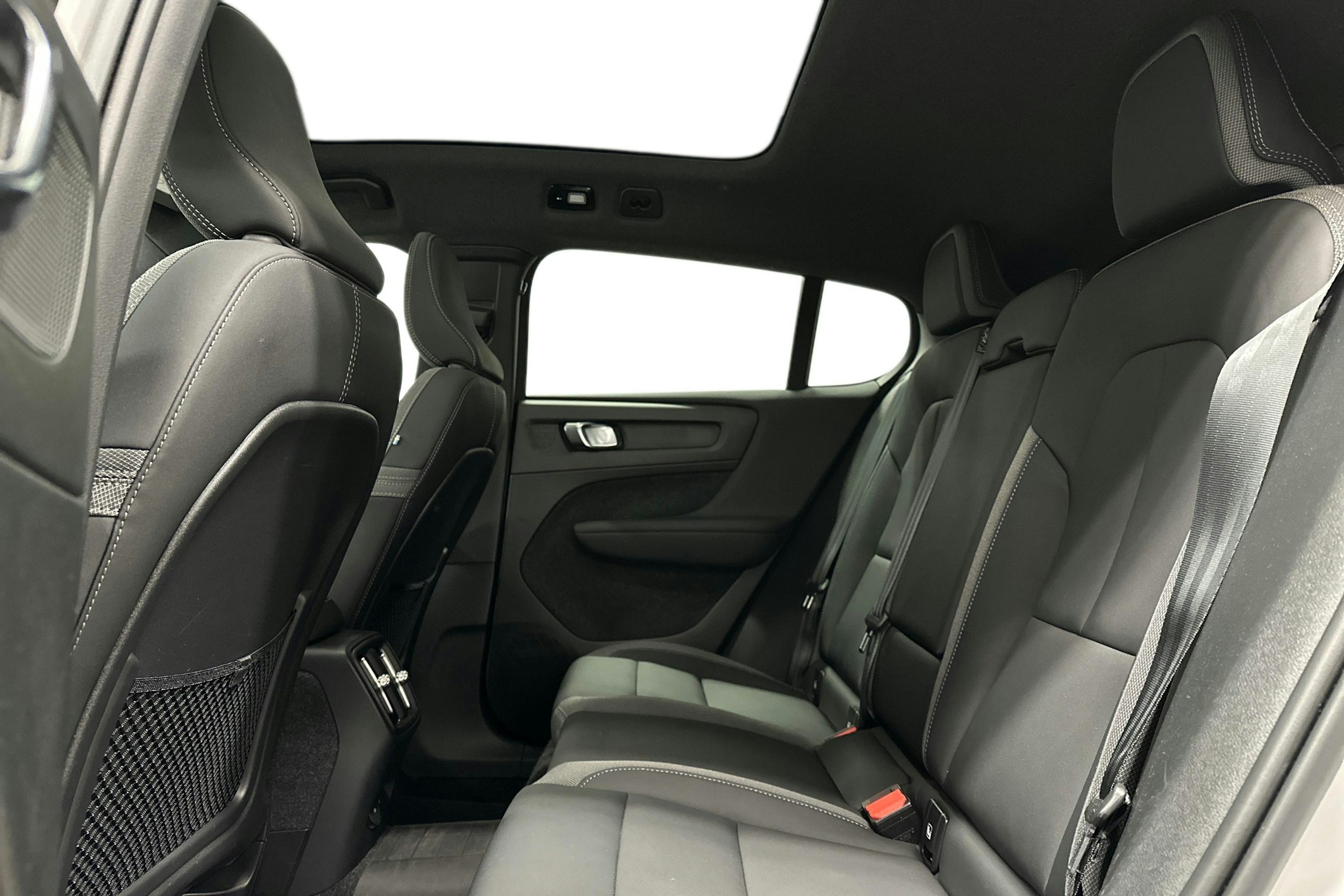 hopea Volvo C40 2022 kuva 10.