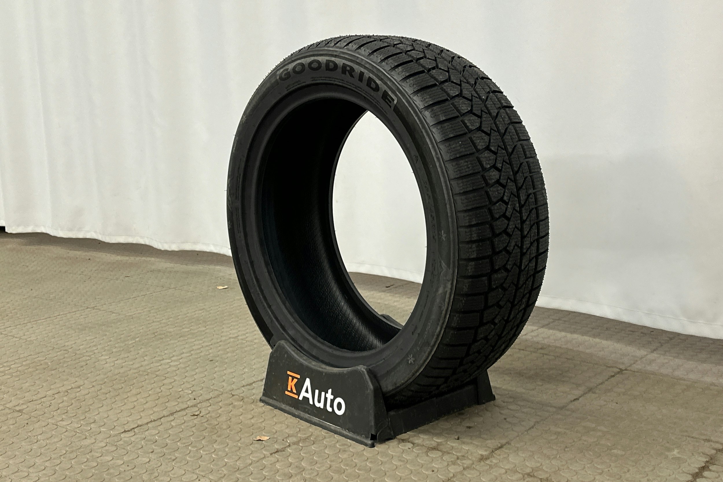 hopea Volvo C40 2022 kuva 13.