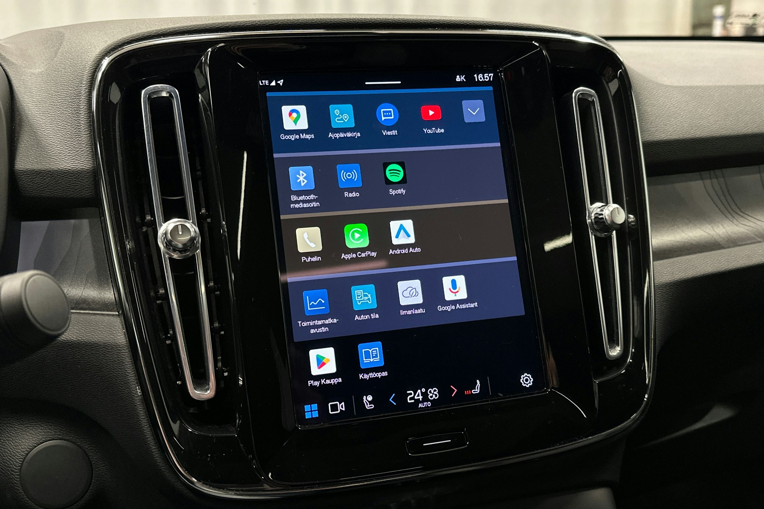 hopea Volvo C40 2022 kuva 24.