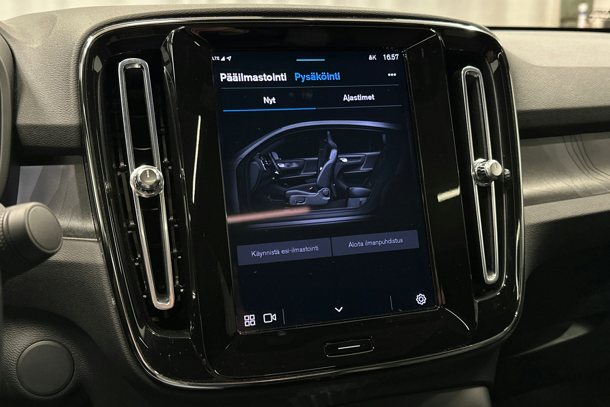 hopea Volvo C40 2022 kuva 26.