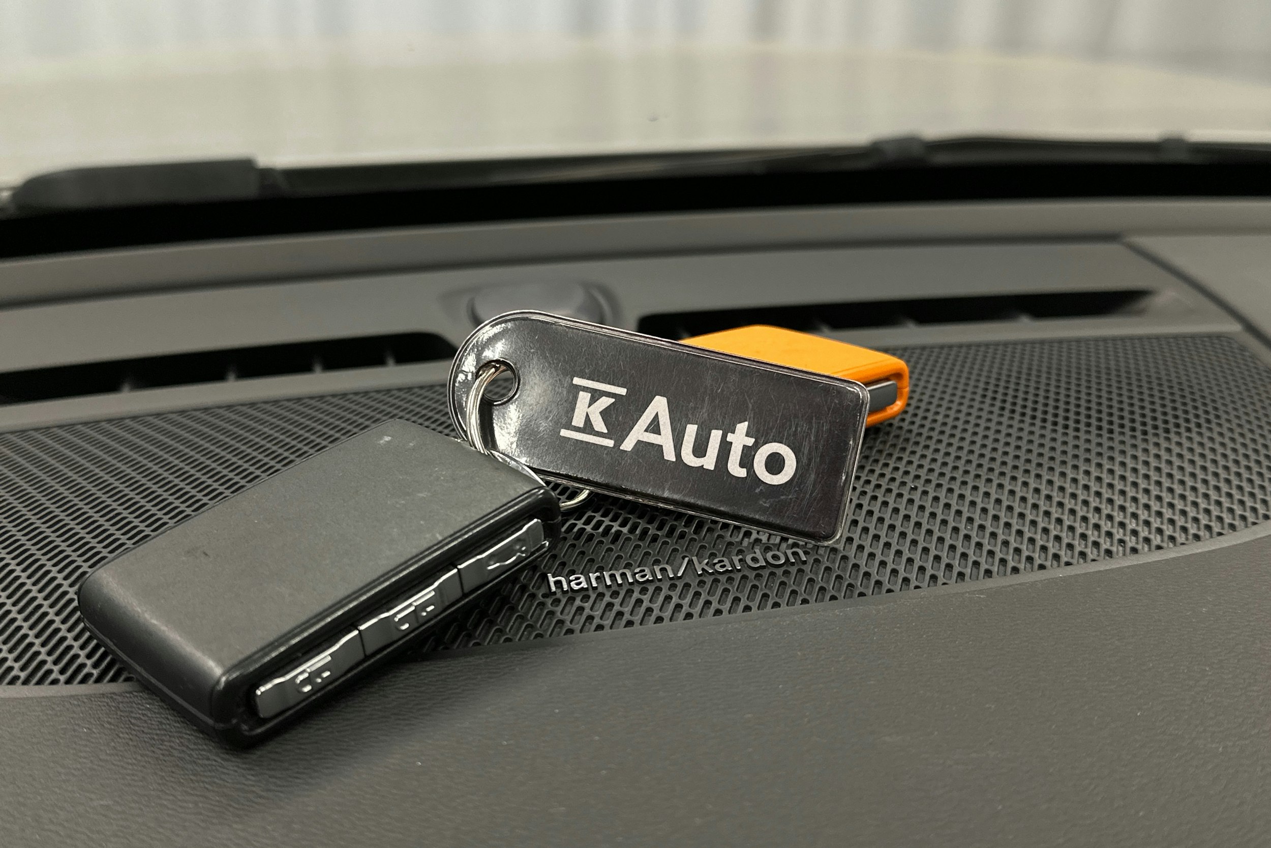 hopea Volvo C40 2022 kuva 32.