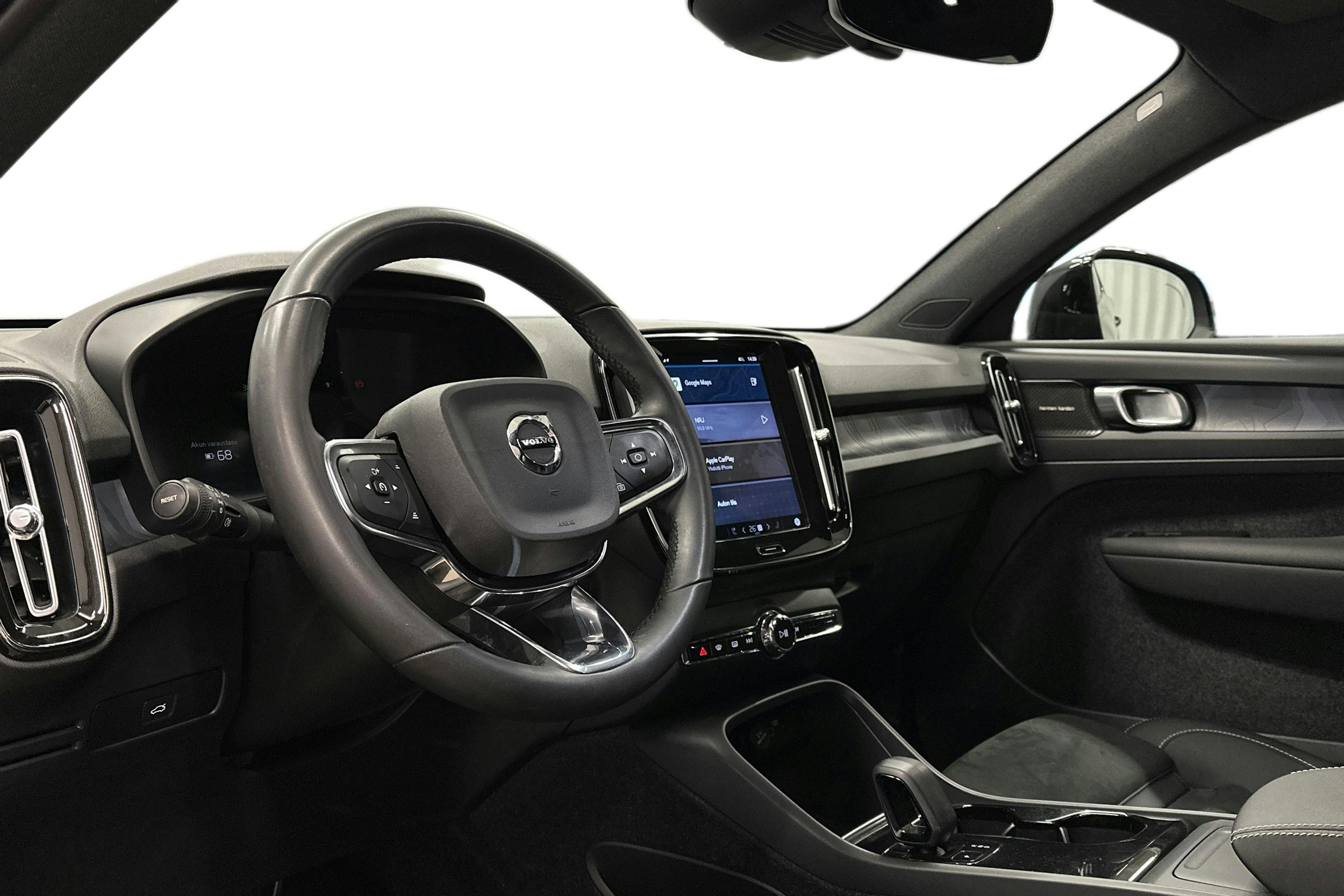 musta Volvo C40 2022 kuva 7.