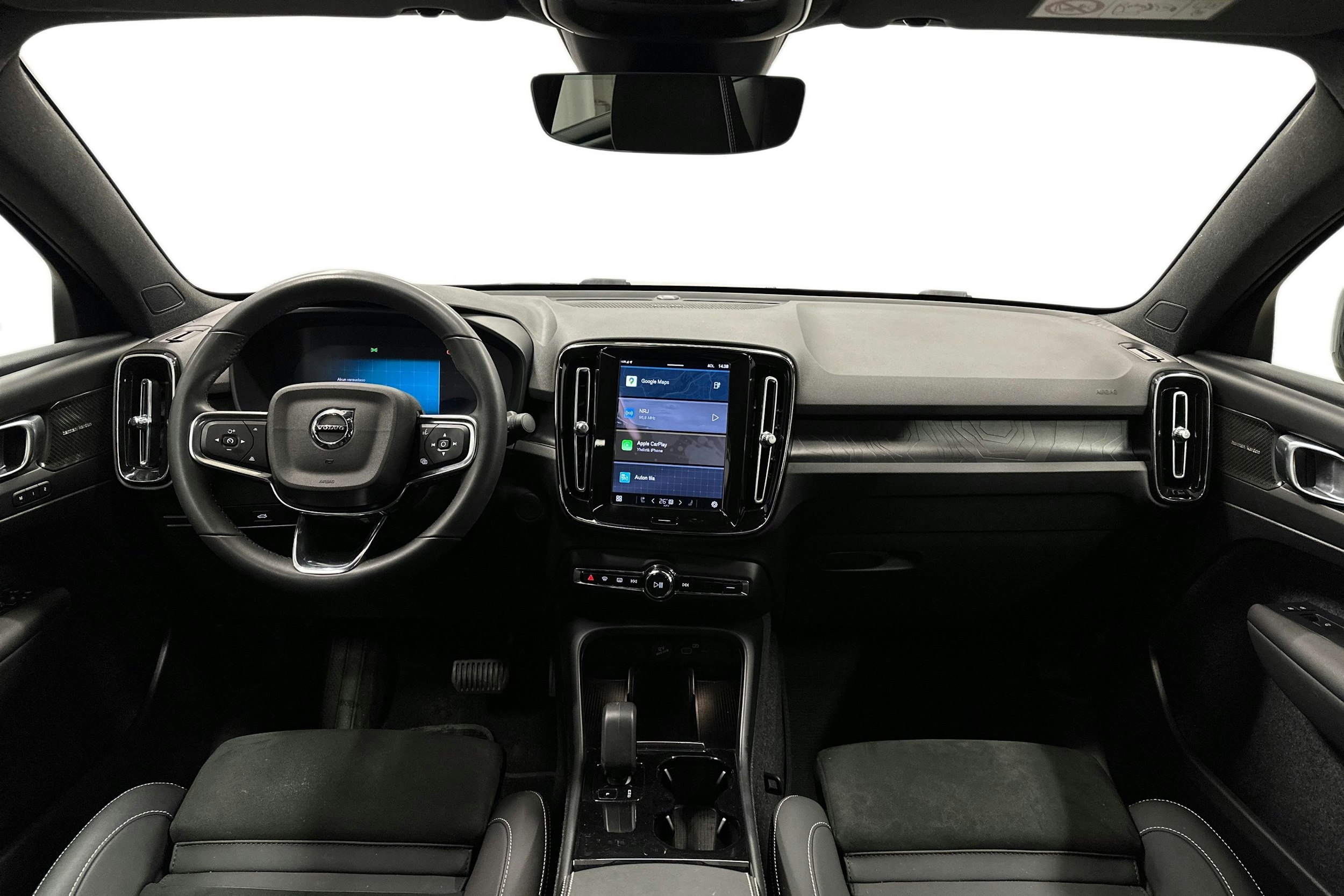 musta Volvo C40 2022 kuva 9.