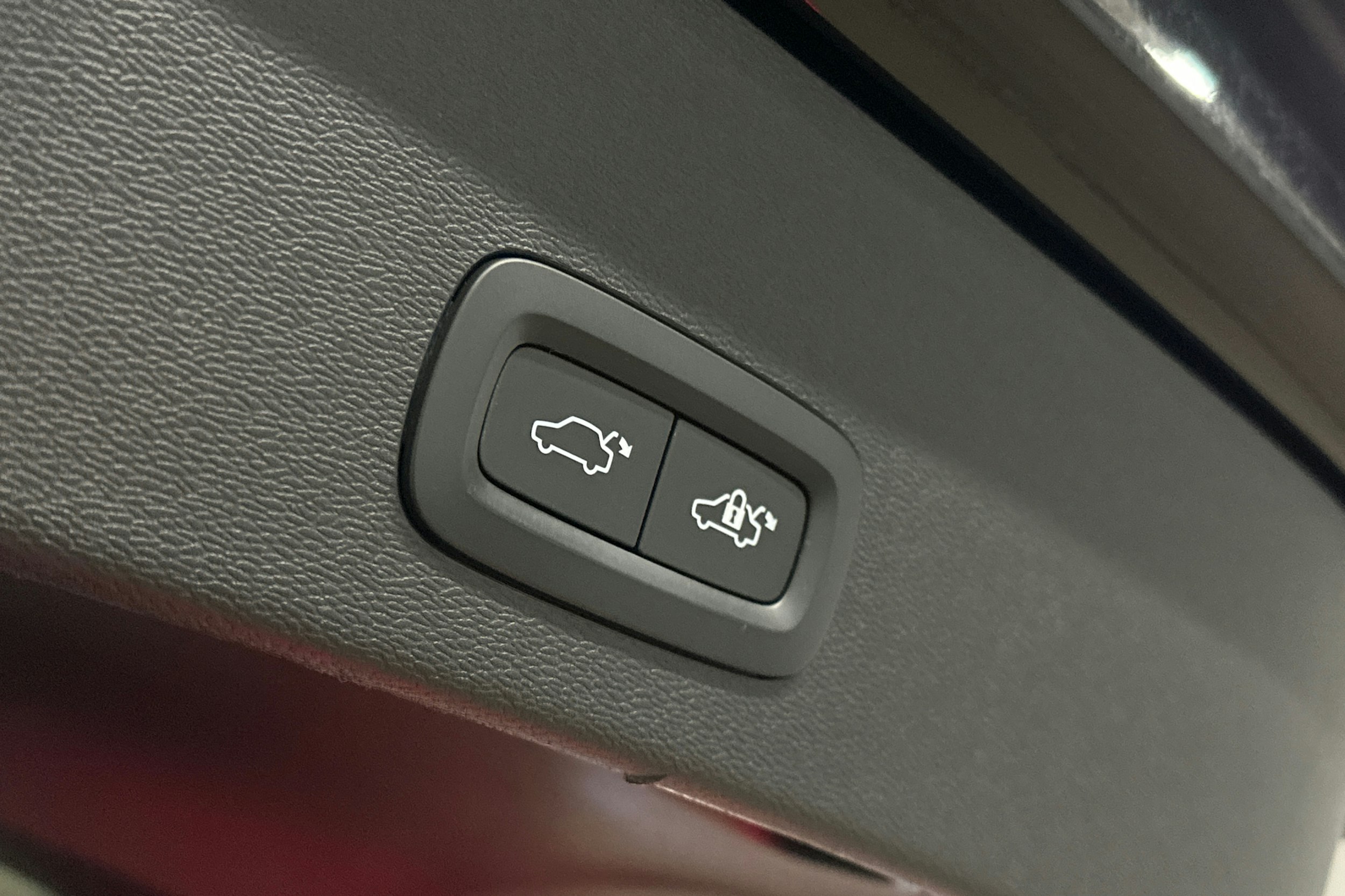 musta Volvo C40 2022 kuva 15.