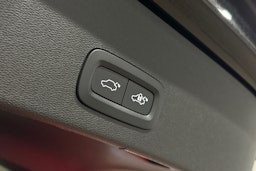 musta Volvo C40 2022 kuva 15.